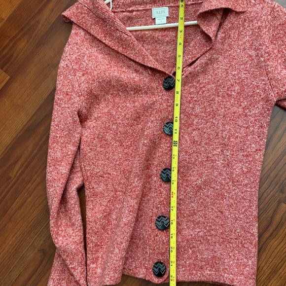 Beautiful Thick Button Down Sweater - Picture 14 of 16